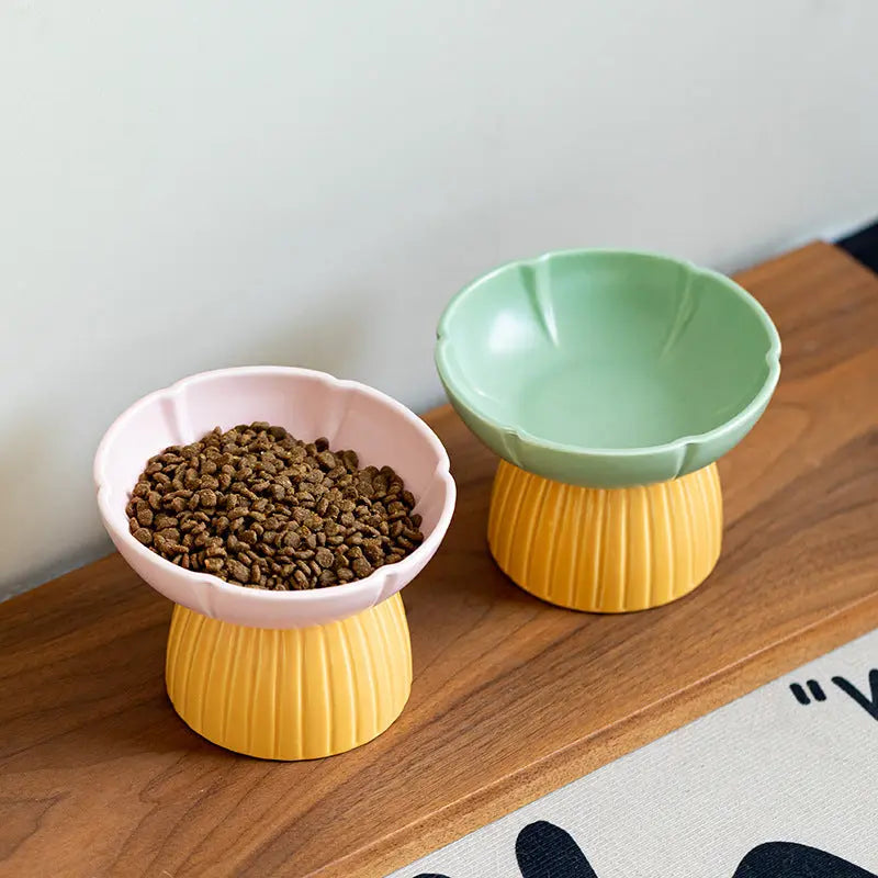 Pet Macarons candy color feeding ceramic bowls, pink and green, for cats.